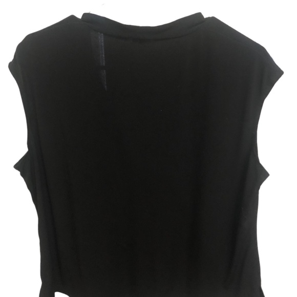 No sleeves black top - Picture 2 of 2